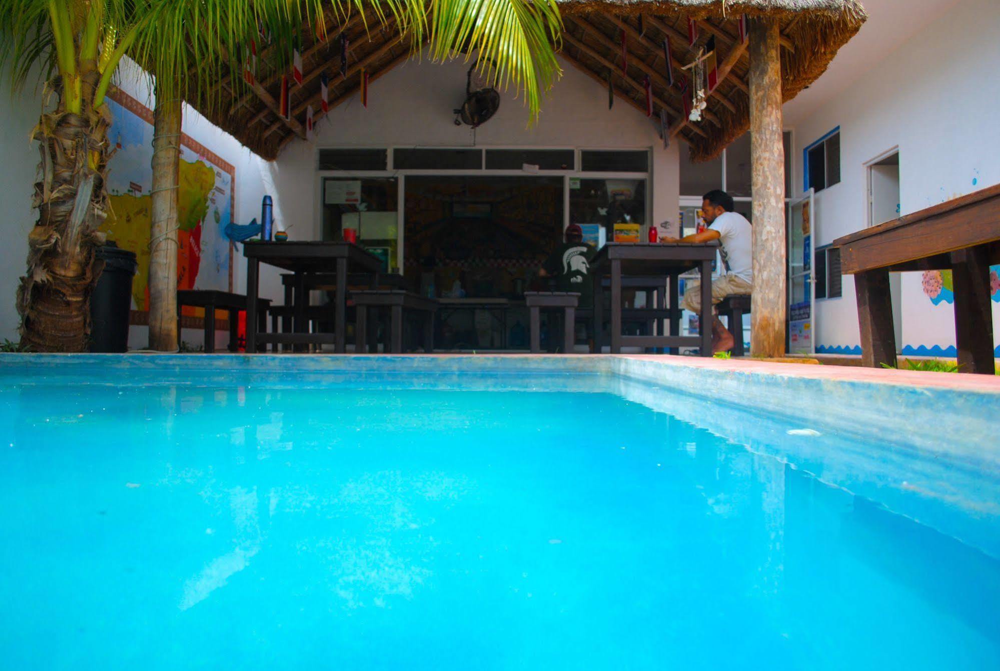Hostal Vive La Vida Playa del Carmen Exteriör bild